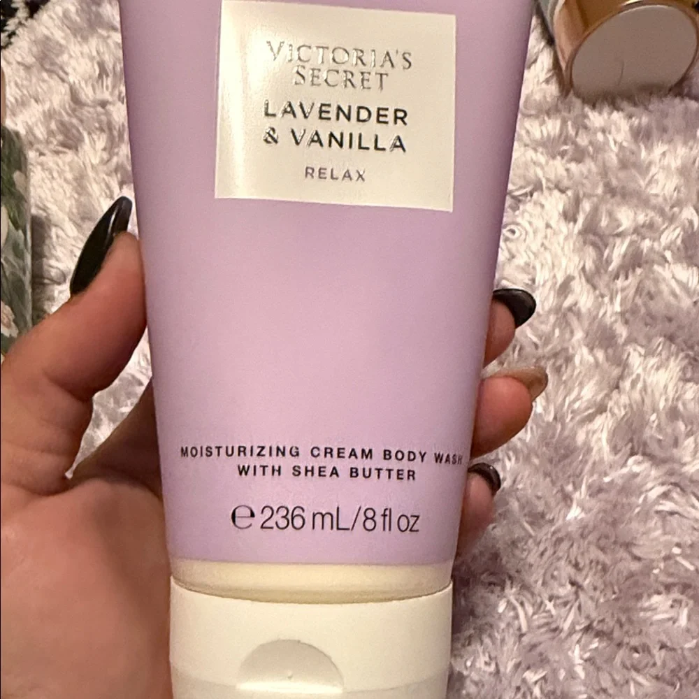 Victoria's Secret Body 3pc set - Picture 2 of 4